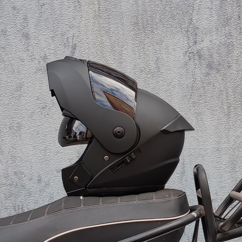 Dual Visor Motorcycle Racing Helmet - أحدث خوذة أمان معتمدة من وزارة